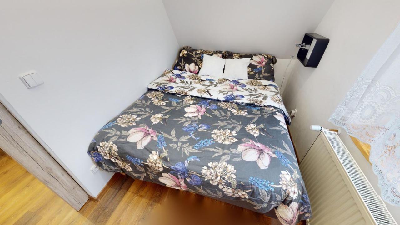 Apartman Atelier Vary V Nove Zrekonstruovanem Dome Κάρλοβι Βάρι Εξωτερικό φωτογραφία